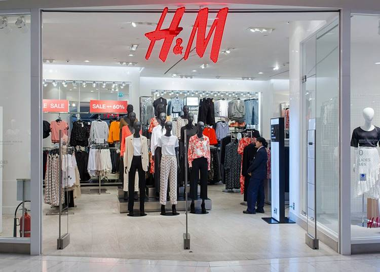 Bezárja 170 üzletét a H&M