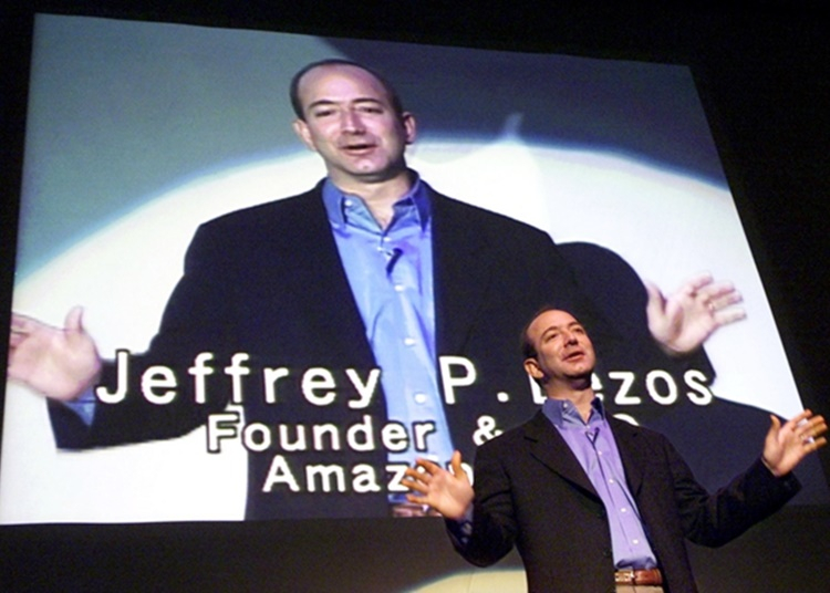 Jeff Bezos visszavonul