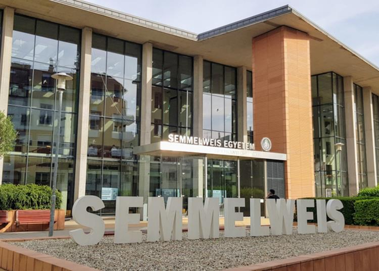 Egy világranglista, amin a Semmelweis megelőzte a Cambridge Egyetemet is