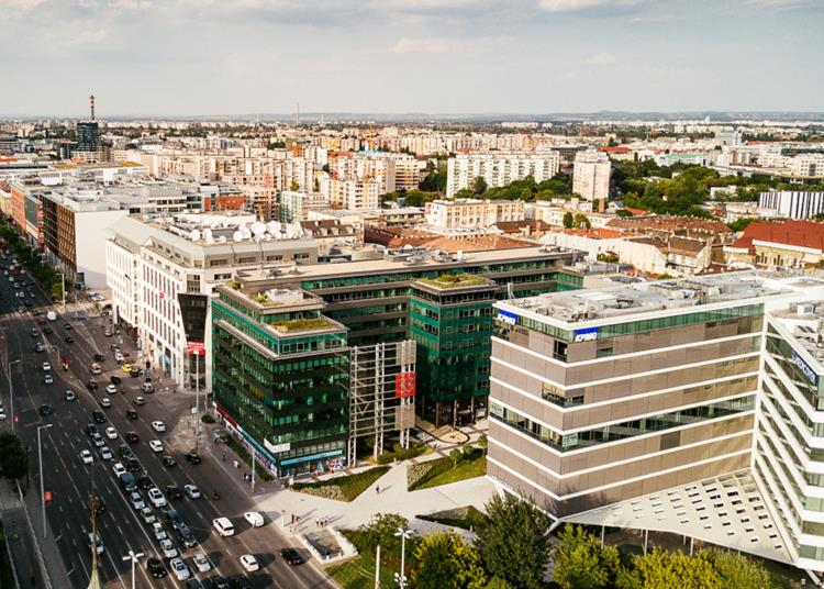 Alakul a gigaüzlet a régiós ingatlanpiacon