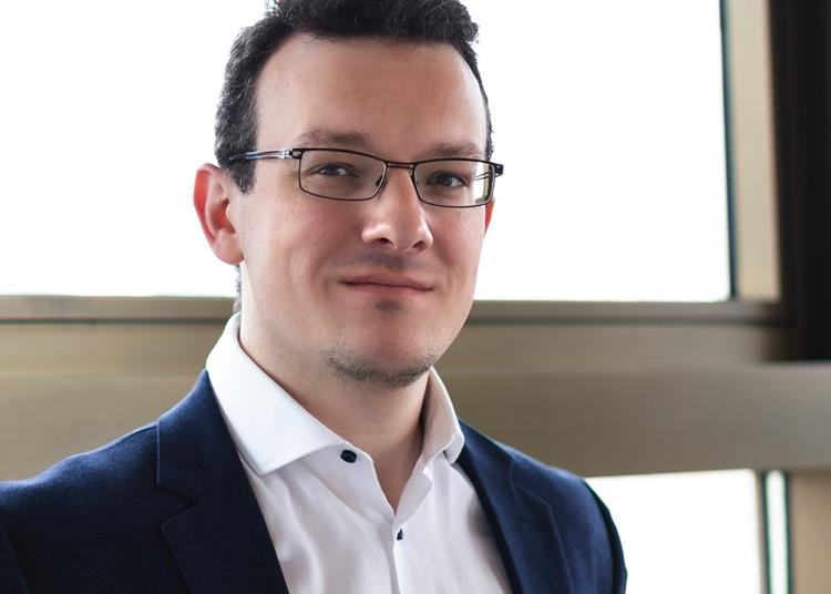 Ezúttal tényleg lőttek a holdingtársaságoknak?