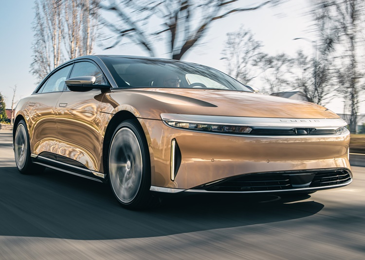 Európába jön a bőven 1000 lóerő feletti villanyautó, a Lucid Air