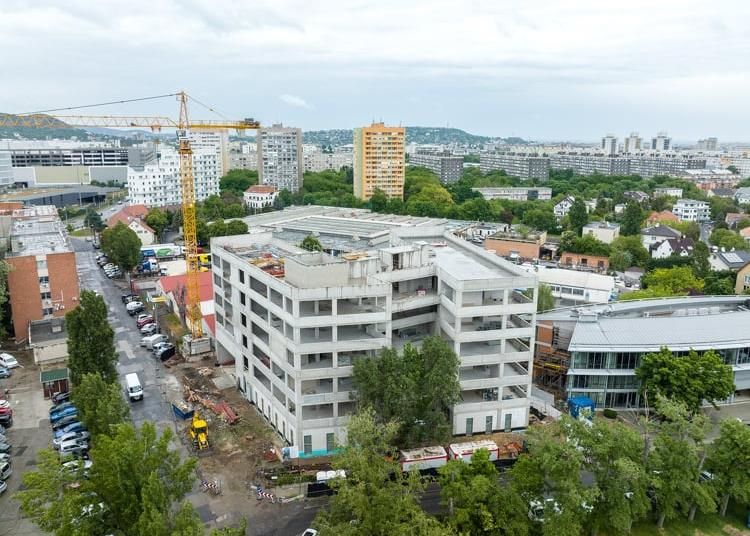 Felkerült a bokréta a Knorr-Bremse fővárosi K+F központjában épülő új irodaházra