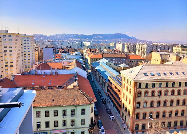 Az erő nincs Budapesttel. A város szétterül, mint a tehénlepény