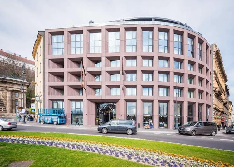 Újabb nemzetközi elismerést kapott a Duna-parti Hotel Clark Budapest