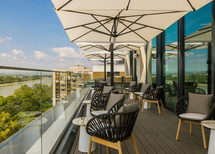 Új luxushotel nyílt Budapest egyik legszebb részén
