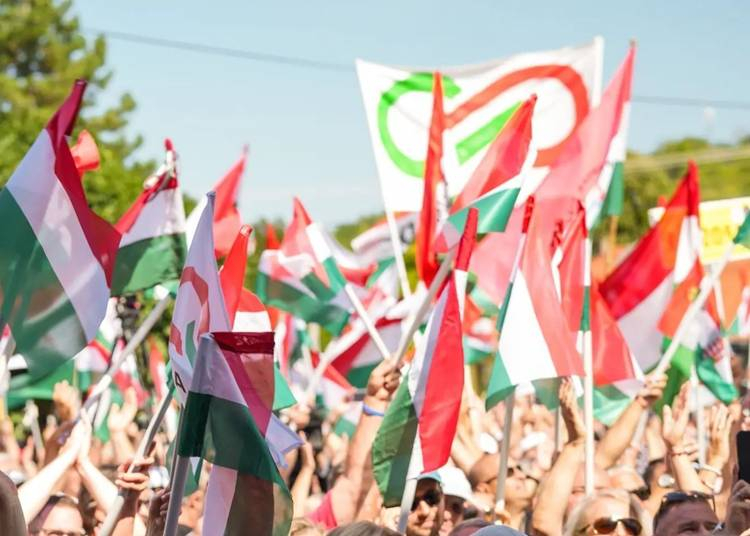Kétharmaddal nyert a Tisza, így mozog a tőzsde