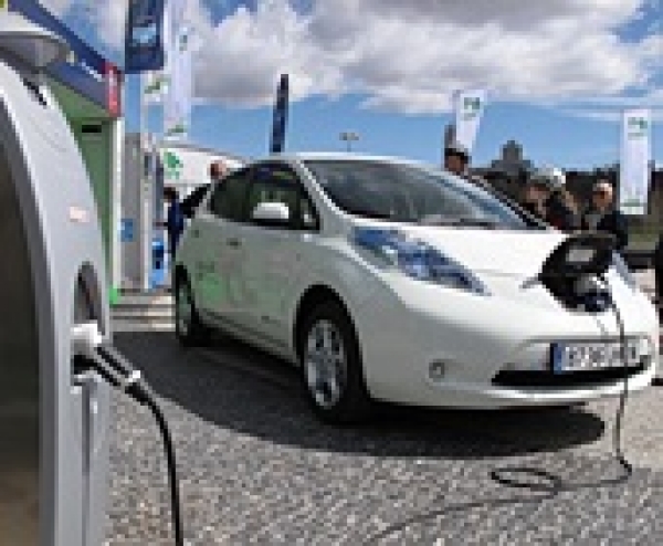 Gigavállalatot hozna létre Európa az elektromos autók miatt