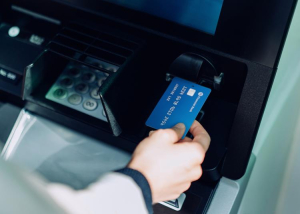 Íme az alig ismert ATM-trükk: nem is hinnéd, mennyit spórolhatsz a pénzfelvételen