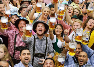 Hiába drága a sör, teltházas az Oktoberfest