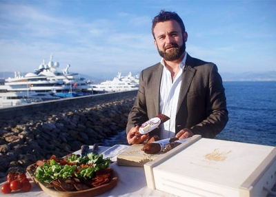 A Gates házaspár és Dr. Dre is magyar szalámiját eszi – most indítja időszámítását a Venison Gusto