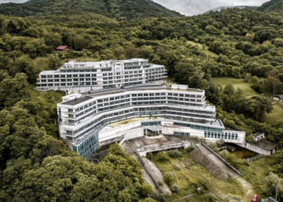 Döbbenetes látványt nyújt a visegrádi szellemhotel