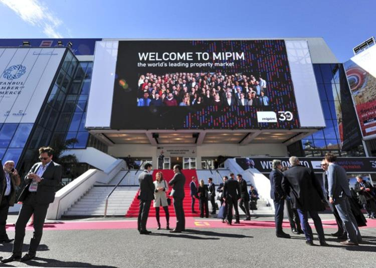 Mikor jöhet az ingatlanpiaci fellendülés? - A Cannes-i MIPIM-en mondták el véleményüket a szereplők