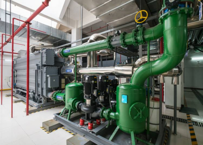 A „piszkos épületek” nem a bűn városát jelzik, hanem a jövőt