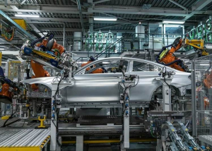 BMW-gyár – elrajtolt a legnagyobb épület szerkezetépítése is