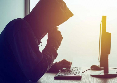 Nagy lépés az embernek, de még nagyobb a hackereknek