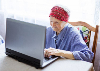 Az idősek a kitettebbek a kibertámadásoknak