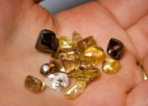 Naponta két gyémántot találnak a turisták a világ egyik leggazdagabb lelőhelyén