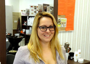 Frizurainfláció: ritkábban ülnek fodrászszékbe a magyar nők