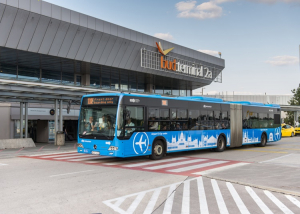 Korán reggel a reptérre - júliustól már hajnalban is jár a 100E