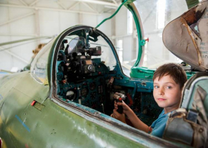 Élmény, történelem és repülés egy helyen – vár a 10 éves szolnoki RepTár