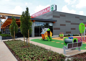Hárommilliárd forintos beruházással nyílt meg Debrecenben a második INTERSPAR hipermarket