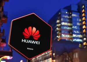 Élesedik a Huawei-botrány, bekeményít az Egyesült Államok
