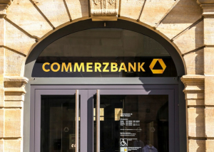 Kivonul a Commerzbank több országból is