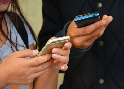 5 ok, amiért nem érdemes a fiók mélyén tartani a régi mobilt