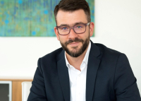 Kötbérezett bíróságok, „fast-track” per és streamelt tárgyalások – Z-generációs életérzés a bíróságokon