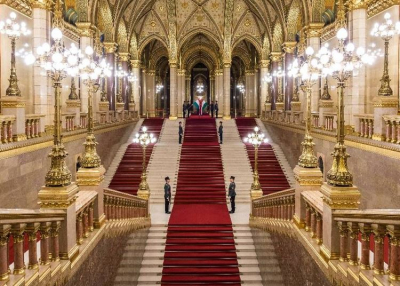 Ingyenesen, virtuális vezetéssel lehet megnézni az Országházat