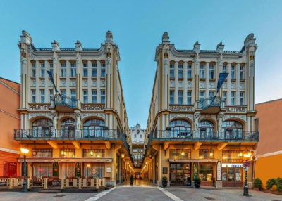 Bezárt a Palatinus szálloda, elkezdődik a patinás pécsi hotel felújítása