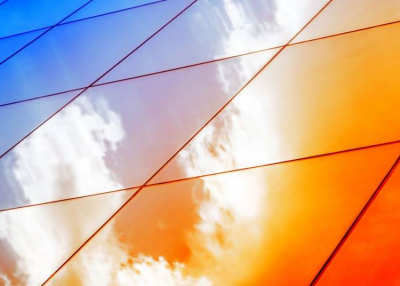 El lehet felejteni a légkondit: Egy izraeli startup a nap erejével hűti le az épületeket