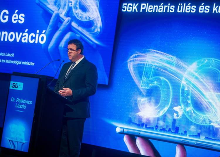 Palkovics: nem félünk a Huaweitől és gyorsan kiépítjük az 5G-t