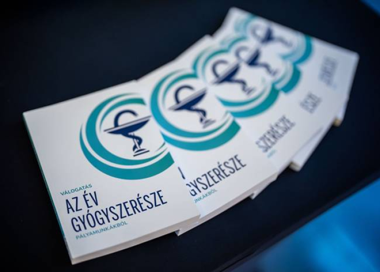 Vényírási jogosultságot kapnak a gyógyszerészek