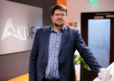 Előbb-utóbb a rendszerek védeni fognak az emberi hülyeség ellen – Interjú Kmetty Józseffel, a Kürt Zrt. vezérigazgatójával