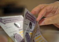 Mégis honnan lett pénze a magyaroknak 500 milliárdnyi szuperállampapírra?