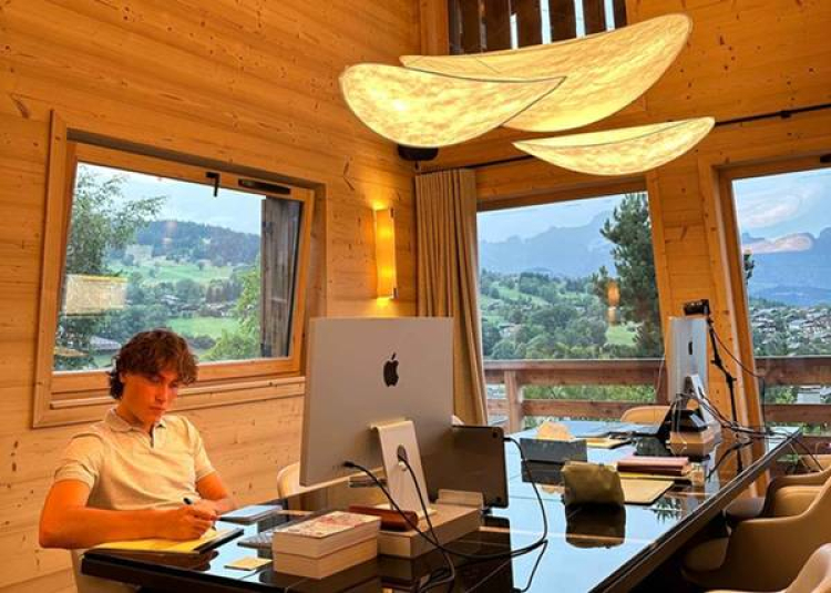 Amikor a világ az irodád