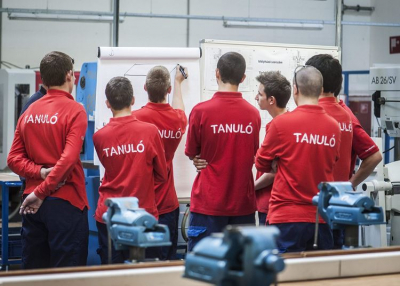 Nem vettek fel egyetemre? – Ne keseredj el, inkább tanulj szakmát!