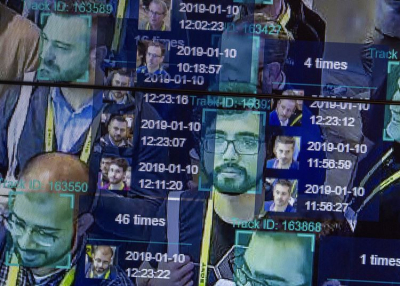 Hatalmas vihart kavart egy kis arcfelismerő startup. És most meghekkelték